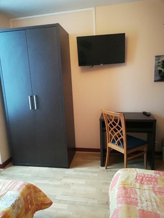 Hotel De La Poste Лимож Екстериор снимка