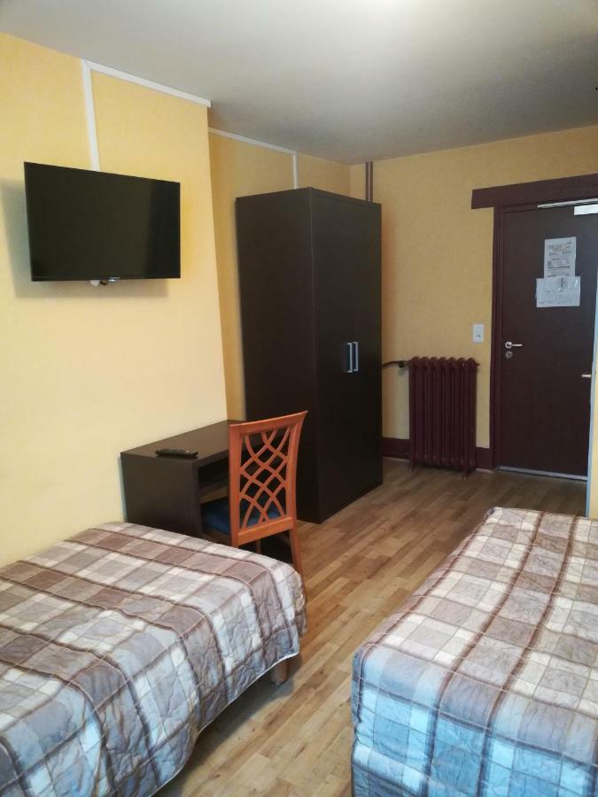 Hotel De La Poste Лимож Екстериор снимка