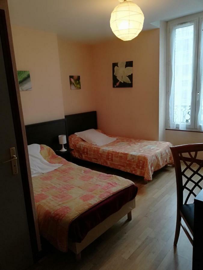 Hotel De La Poste Лимож Екстериор снимка