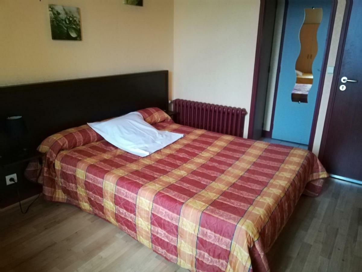 Hotel De La Poste Лимож Екстериор снимка