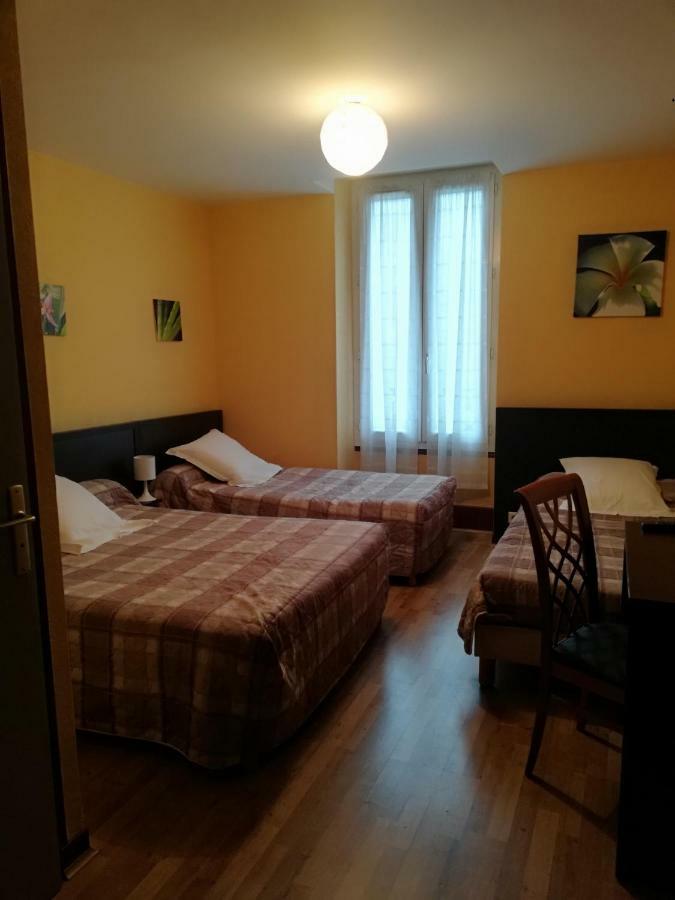 Hotel De La Poste Лимож Екстериор снимка